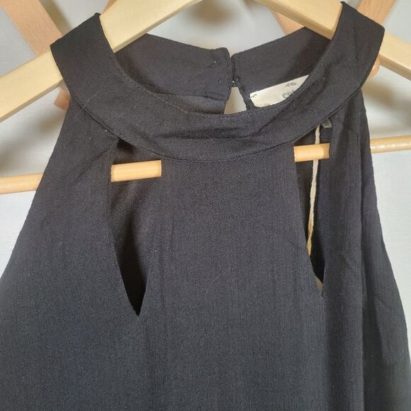 Entro Embroidered Key Hole Dress - Picture 3 of 10